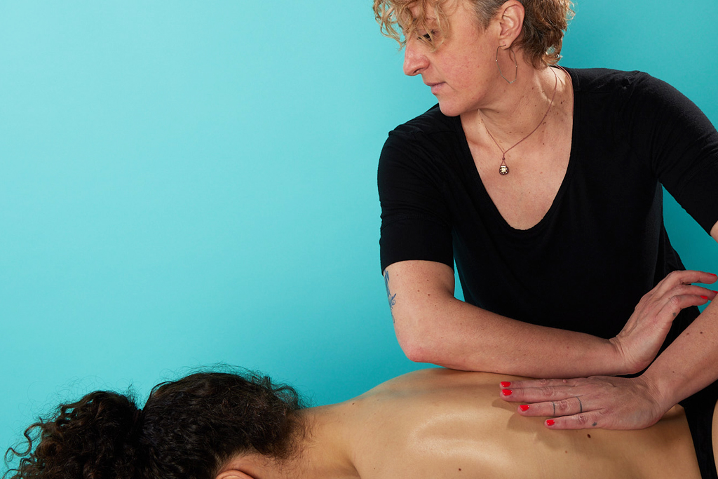 Massage californien du dos. Massage Suédois.Massages sportifs et puissants Lille Fives